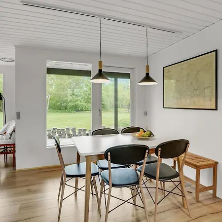 Vakantiehuis In With Kitchen